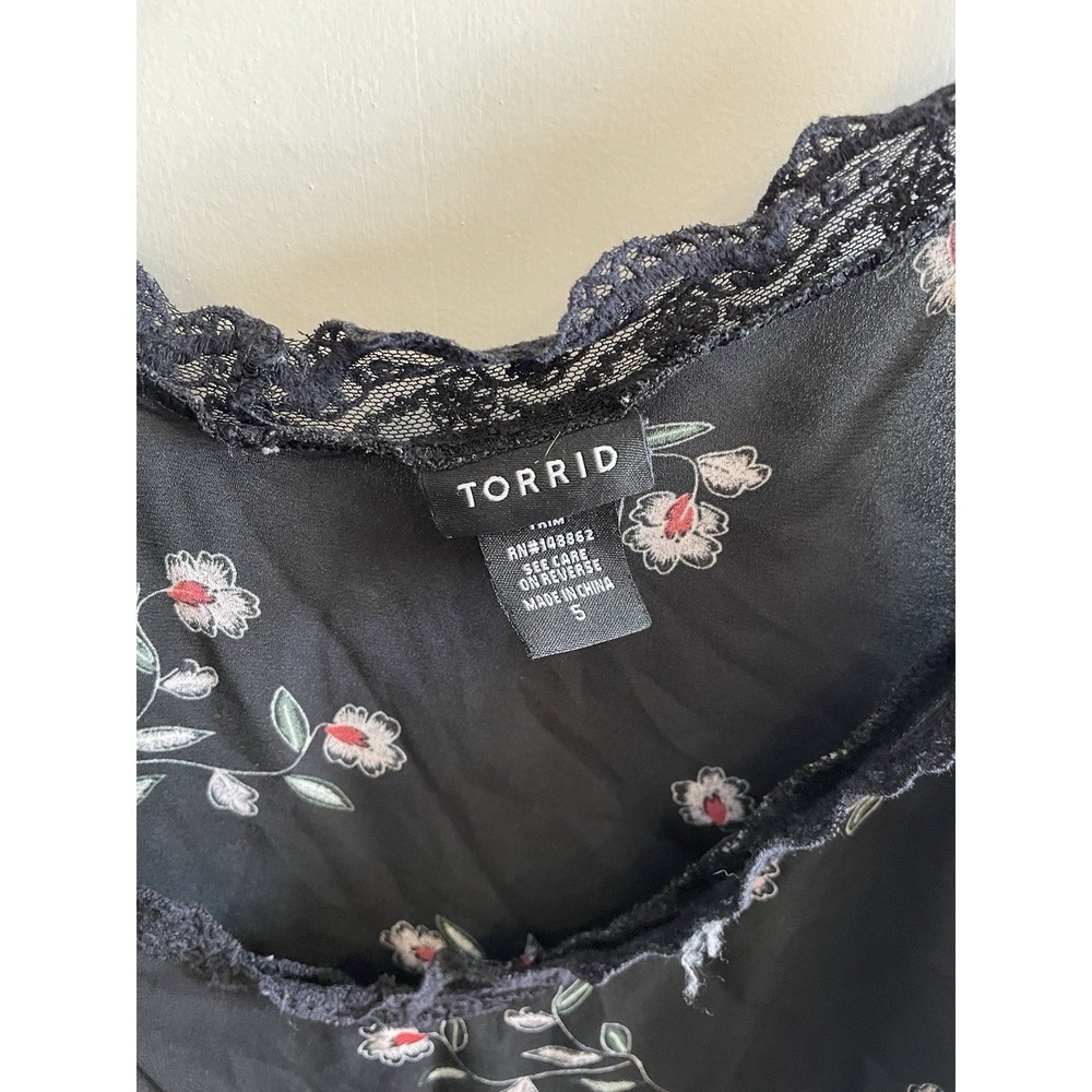 TORRID size 5X Black Challis Floral Print Georgette Lace Trim Cami Tank Top - Picture 6 of 8